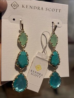 Kendra Scott gold Gwyneth Linear Statement Earrings in the color "Aqua Mix” new!